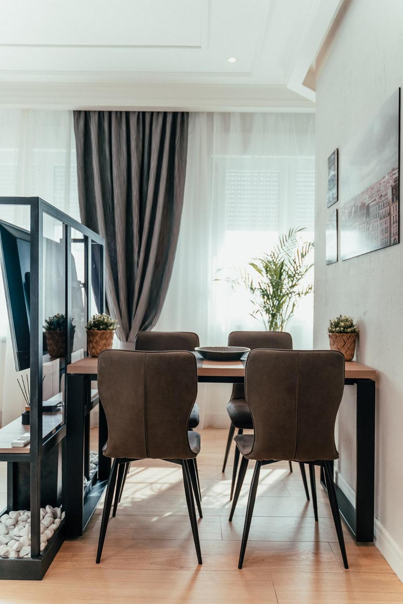 Biarritz Luxury Apartment Belgrade